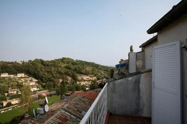 Hotel Les Arcades Biot 2*,