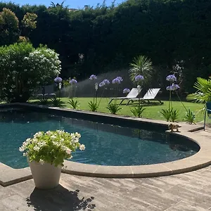 La Demeure Bed & Breakfast