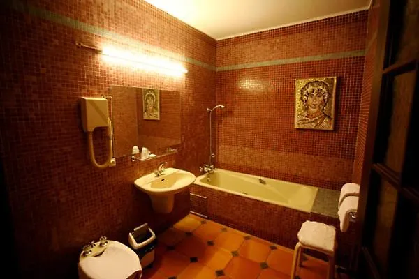 Hotel Les Arcades Biot