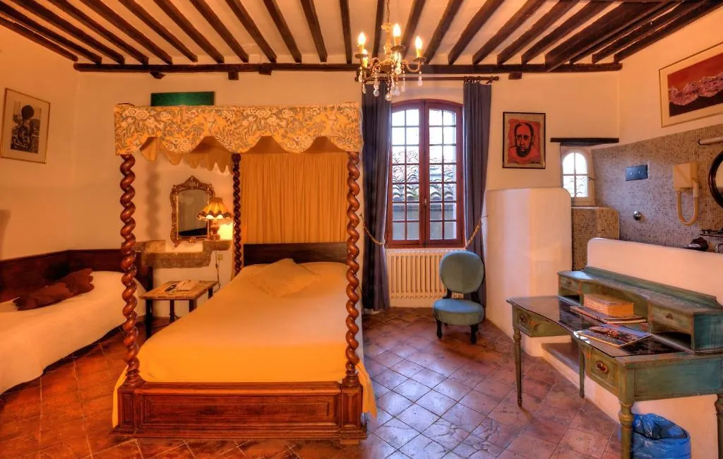 Hotel Les Arcades Biot 2*,